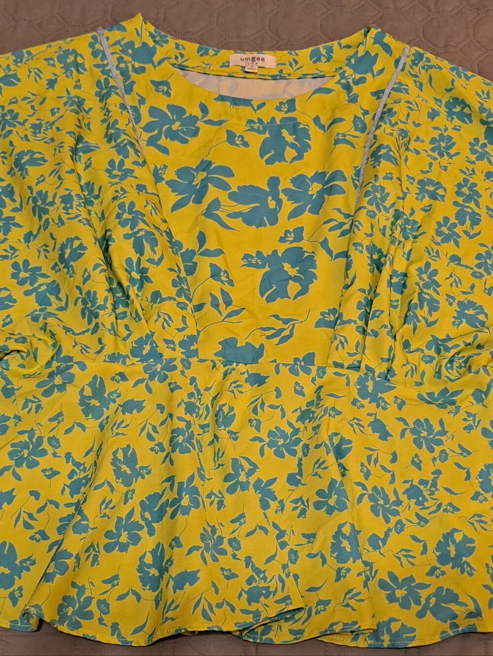 Umgee Yellow Top with Teal Floral Print Sz M